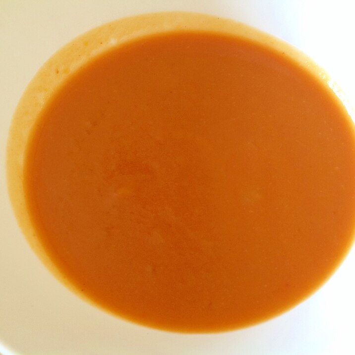 バターナッツかぼちゃとトマトピューレのスープ